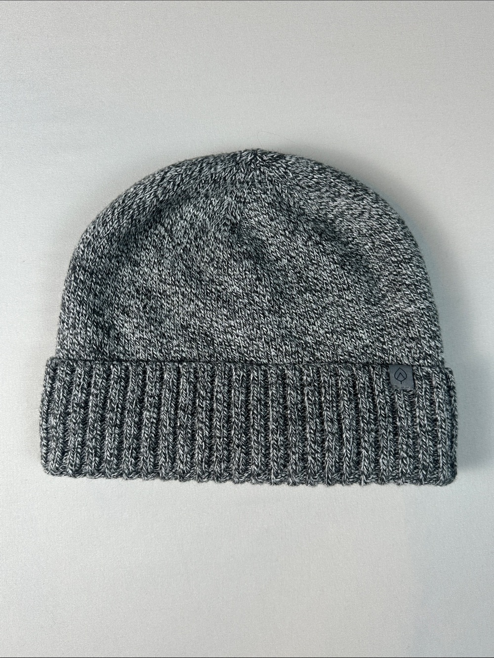Aspen Men's Gray Knit Cuffed Beanie lined